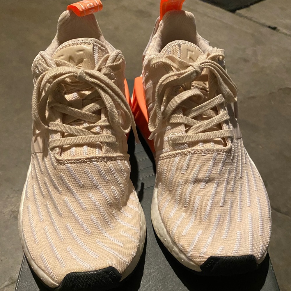 Adidas NMD R2 - Picture 2 of 2